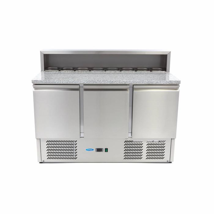 MAXIMA Gastro Pizzakühltisch - 137 cm - 3 Türen - Passt 8 x 1/6 GN - inkl. Edelstahlabdeckung