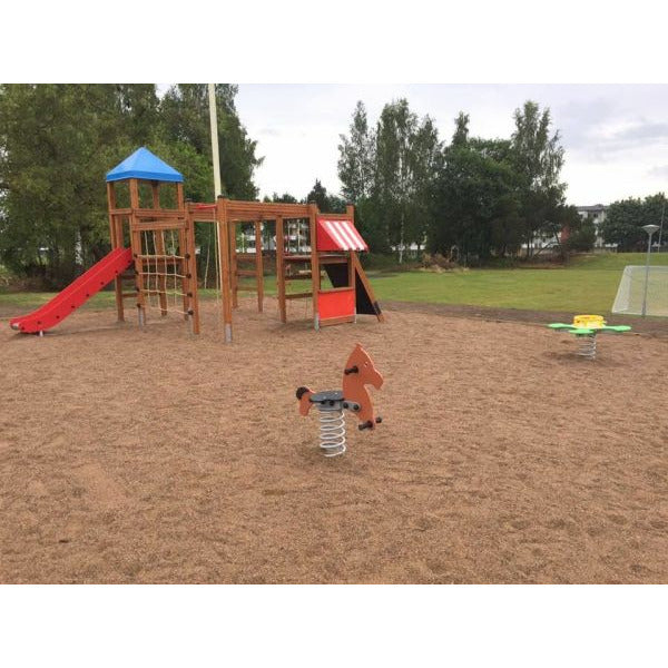 Lars Laj Kletter Hütte Spielplatz