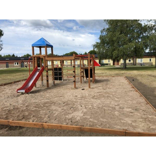 Lars Laj Kletter Hütte Spielplatz