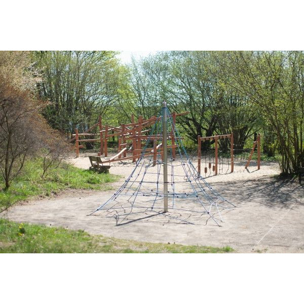 Lars Laj Spinnennetz Klein Spielplatz