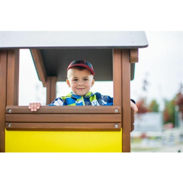 Lars Laj Buntes Häuschen Spielplatz