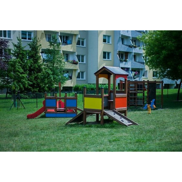 Lars Laj Buntes Häuschen Spielplatz