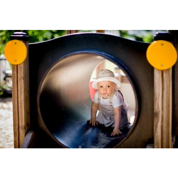 Lars Laj Lokomotive mit Waggon Spielplatz