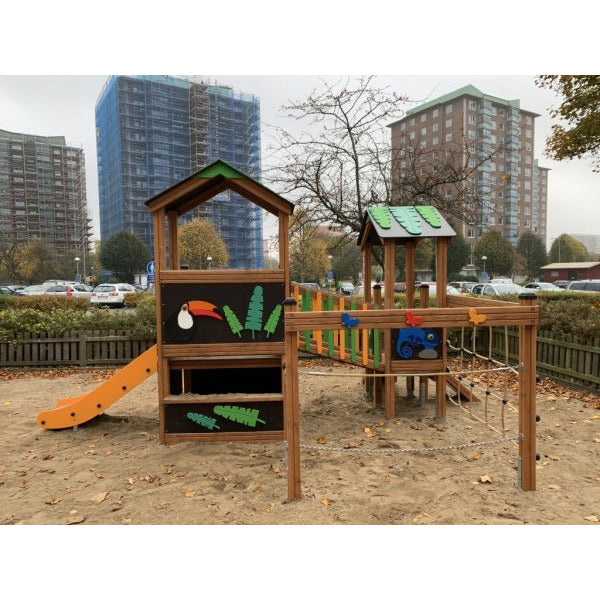 Lars Laj Dschungel Haus Spielplatz