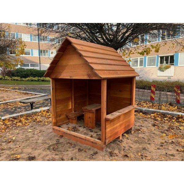 Lars Laj Huis met Tafel en Stoel Speeltuin 