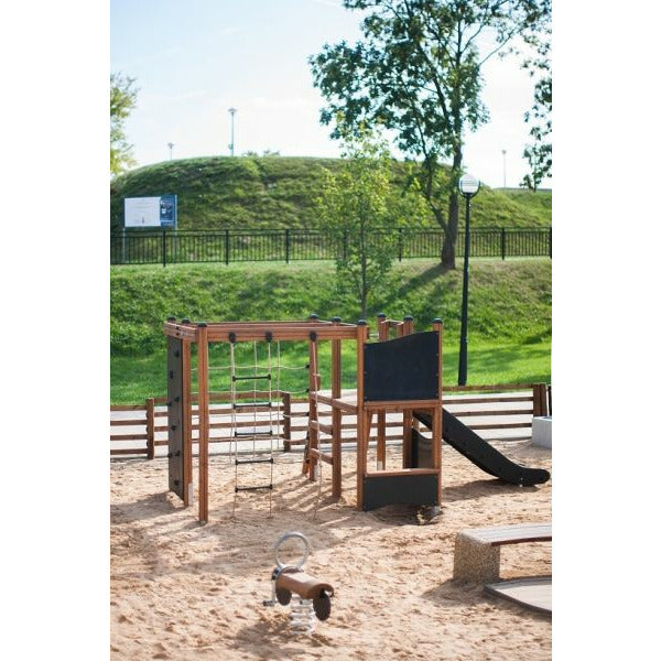 Lars Laj Kletterkiosk Natur Spielplatz