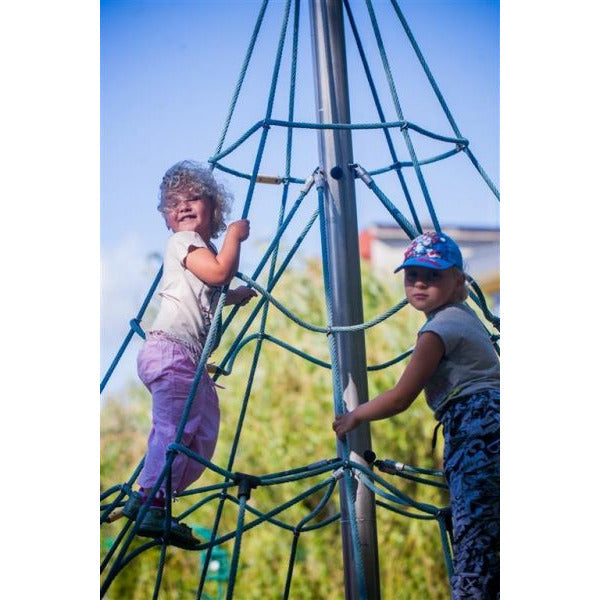 Lars Laj Spinnennetz Spielplatz