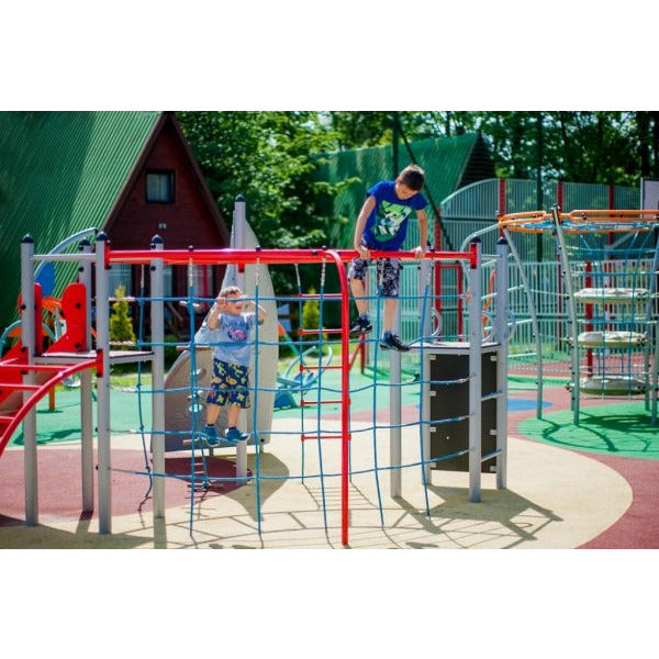 Lars Laj Wal mit Aztecwand Spielplatz