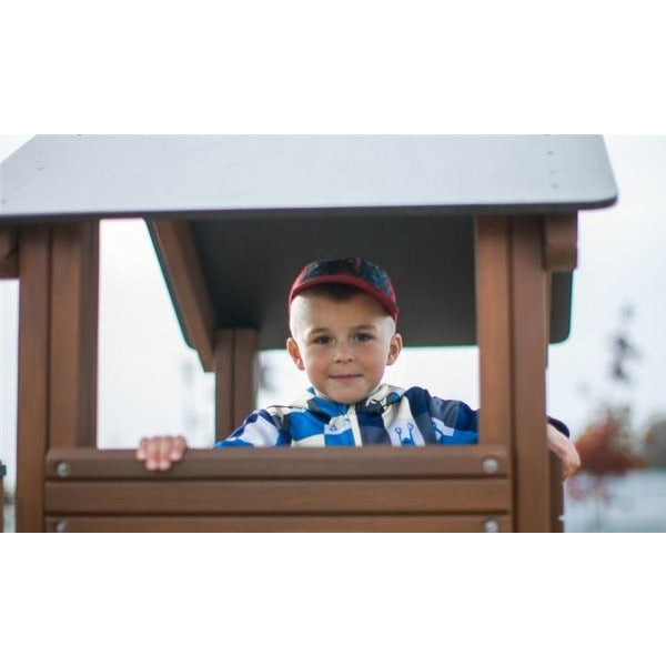 Lars Laj Häuschen mit Veranda Natur Spielplatz