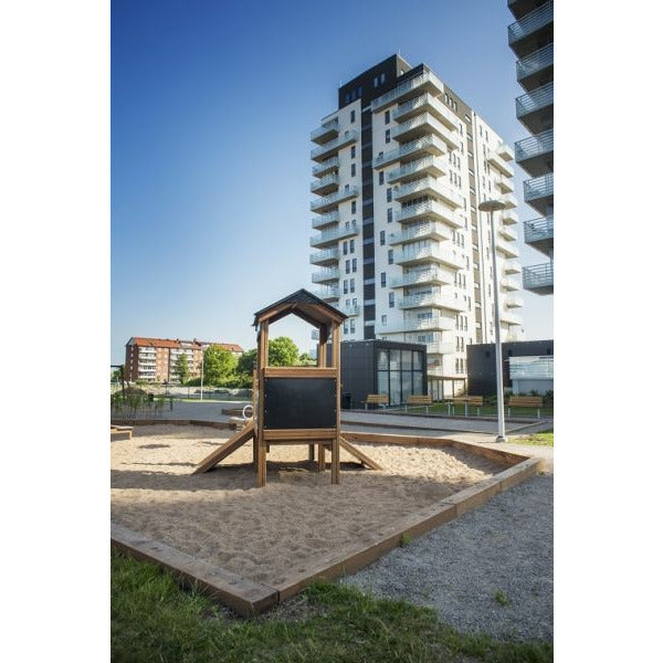 Lars Laj Spielhäuschen Natur Spielplatz