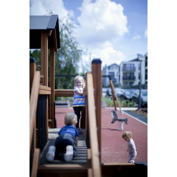 Lars Laj Landhaus Natur Spielplatz