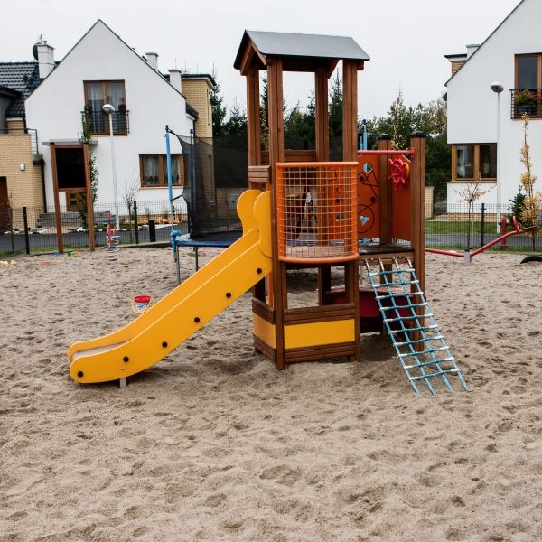 Lars Laj Spielturm Dixie Spielplatz