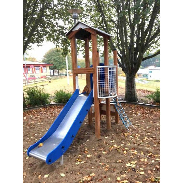 Lars Laj Spielturm Polizei Spielplatz