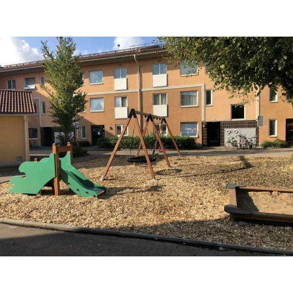 Lars Laj Rutsche mit Drachenschwanz Spielplatz