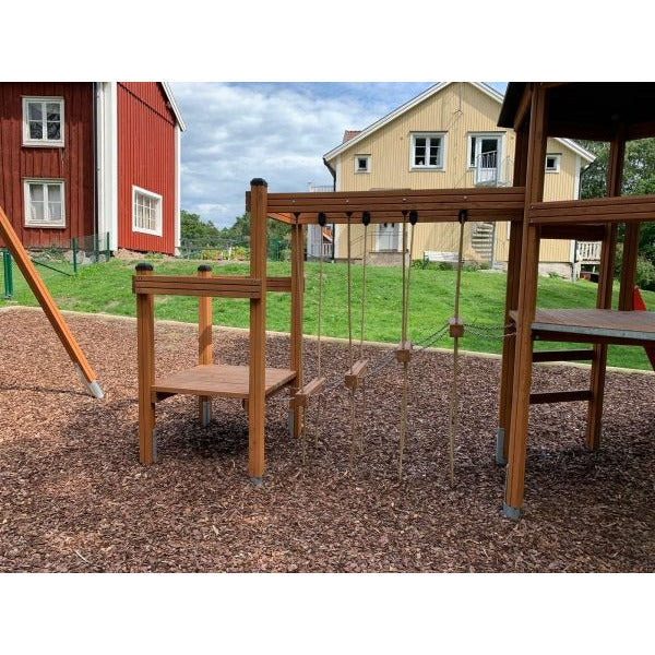 Lars Laj Leuchtturm mit Klappbrücke Spielplatz