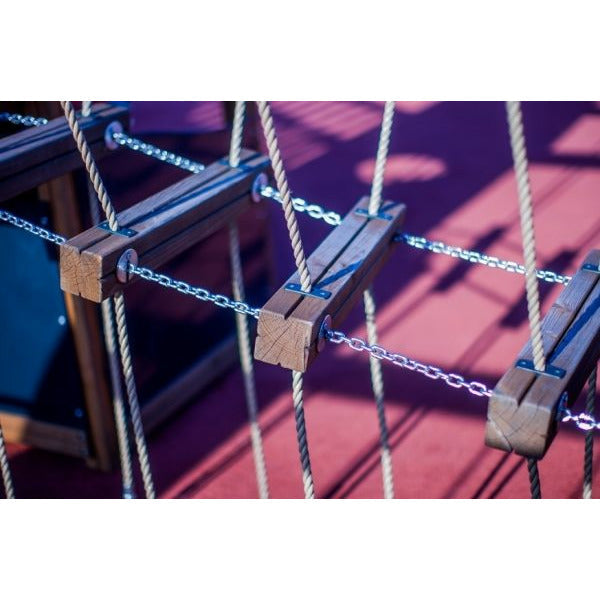 Lars Laj Leuchtturm mit Klappbrücke Spielplatz