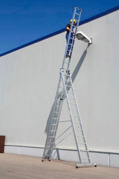 DENIOS multifunctionele aluminium sportladder, 3-delig met Nivello® dwarsbalk, 3 x 14 sporten 