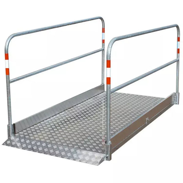 DENIOS sleufbrug van antislip aluminium traanplaat, 4/5 mm, inclusief laadbrug, lengte 2,20 m. 